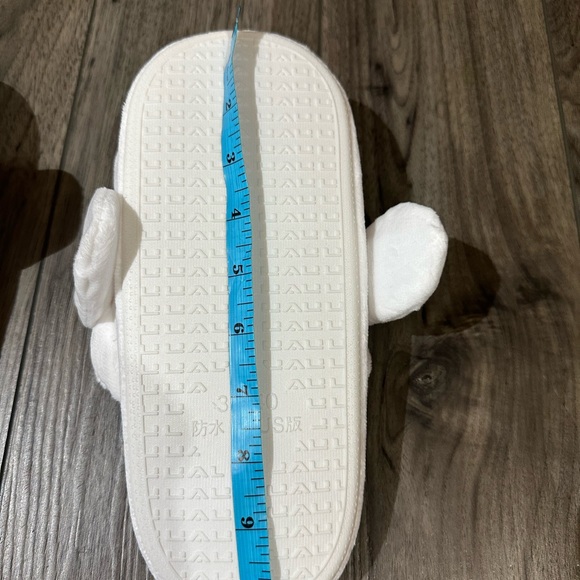 Sanrio Cinnamorol moving ears slippers - Picture 4 of 5